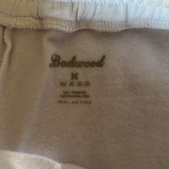 Shorts - Picture 3 of 4